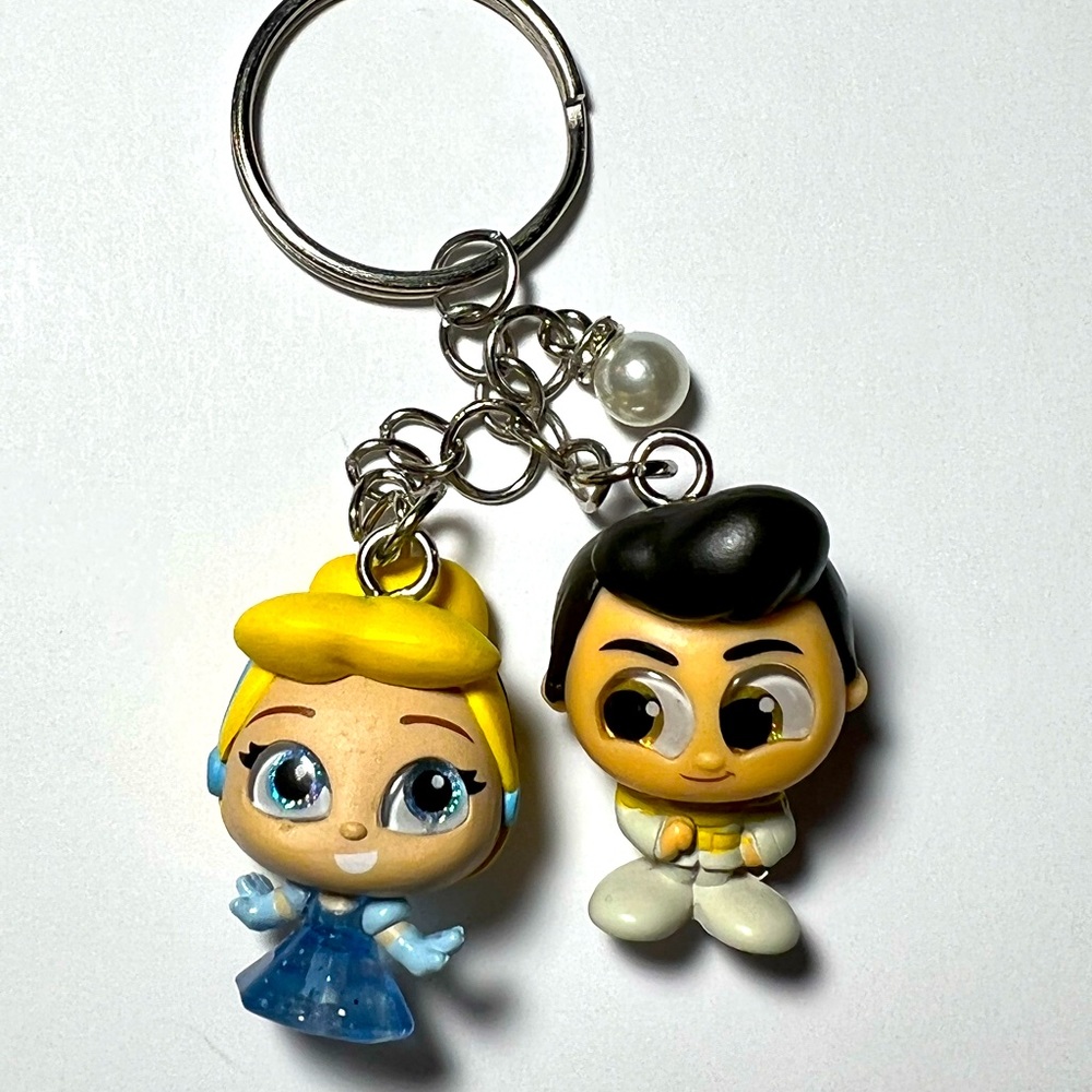 Cinderella and Prince Charming Doorables keychain
